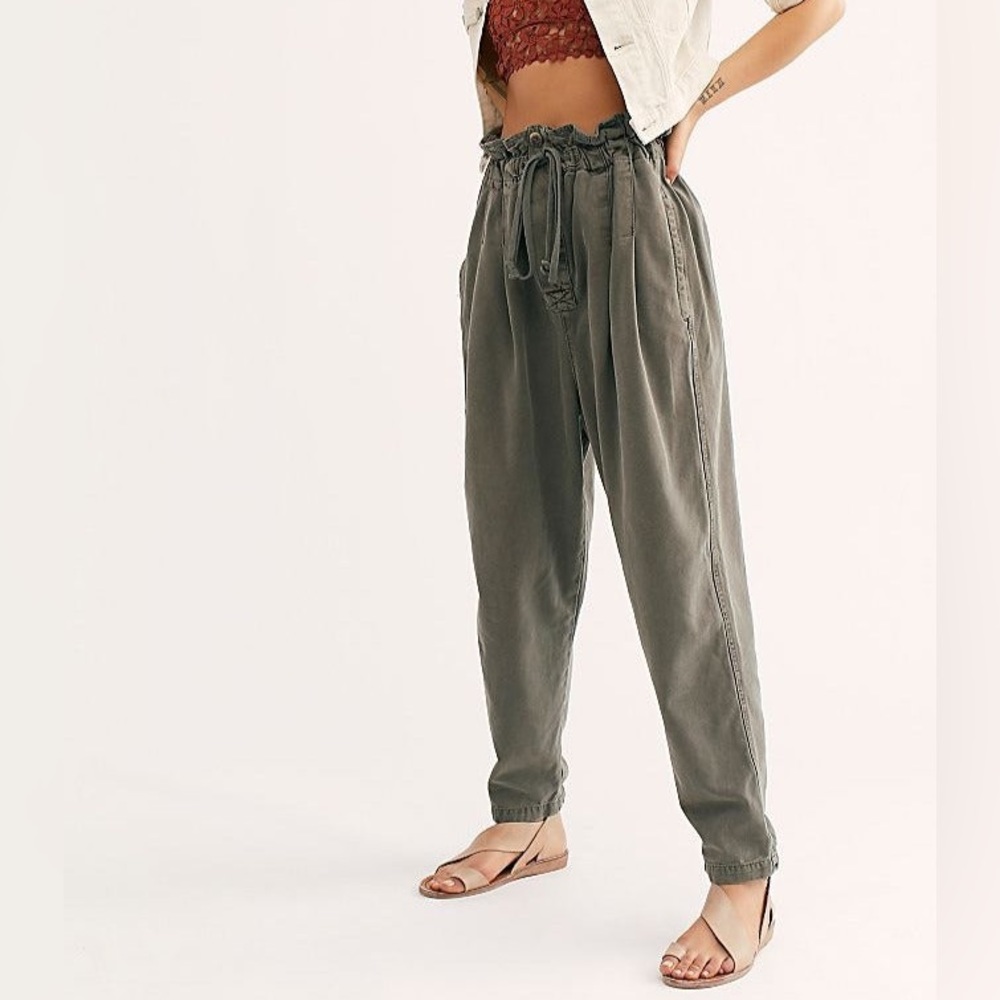 FREE PEOPLE Margate High-Rise Pleated Trouser In Moss size M